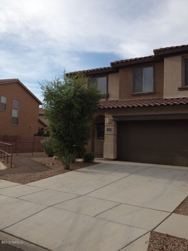 1606 W Gleaming Moon Ln, Tucson, AZ 85704 - photo 2