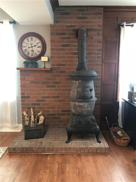 2210 E 32nd St, Des Moines, IA 50317 - photo 6