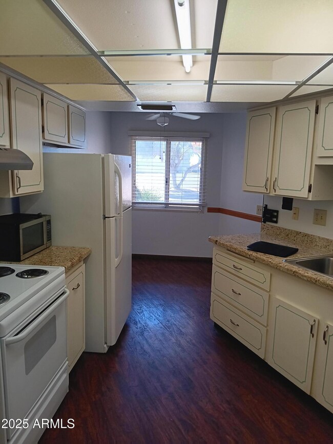 13506 W Star Ridge Dr, Sun City West, AZ 85375 - photo 5