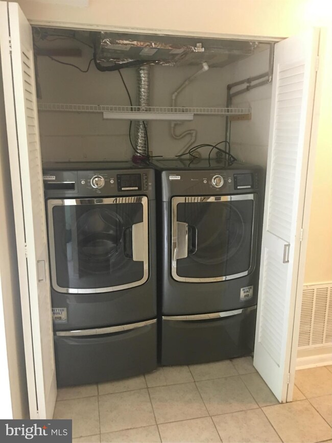 2555 Fox Ridge Ct unit 65, Woodbridge, VA 22192 - photo 5