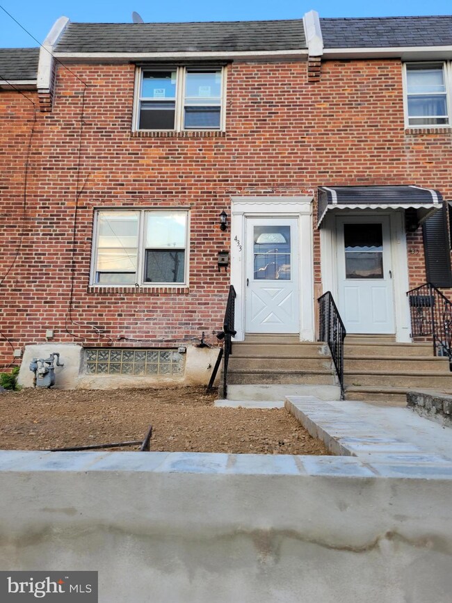 433 S 2nd St, Darby, PA 19023 - photo 4