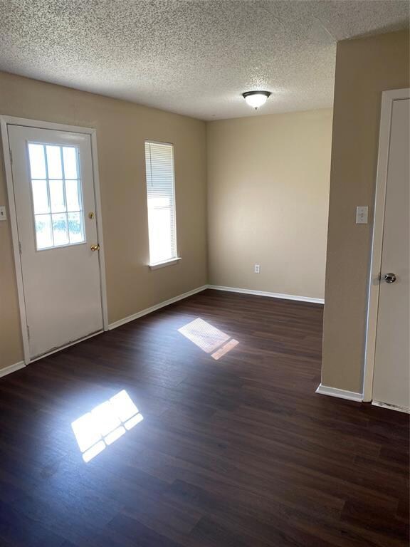 201 Oakdale Dr, Fort Worth, TX 76108 - photo 4