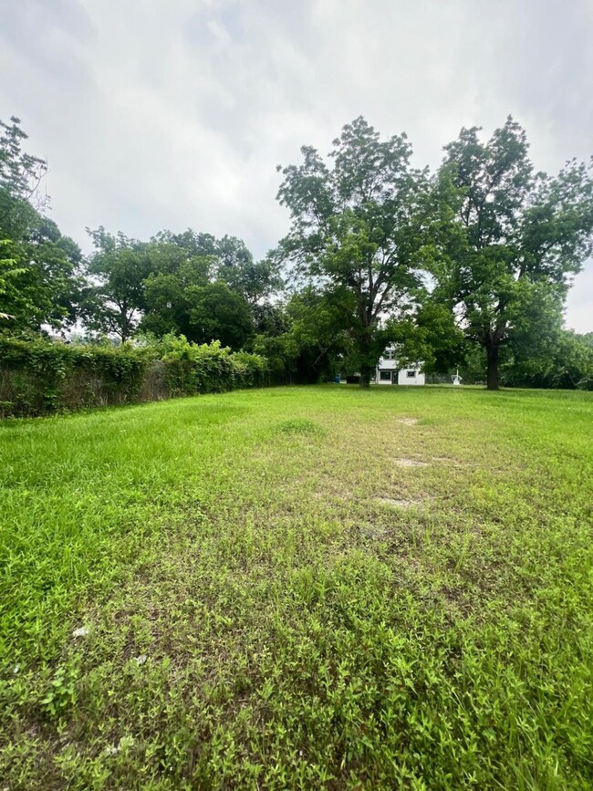 Lots 1&2 2329 Hampton St, Houston, TX 77088 - photo 2
