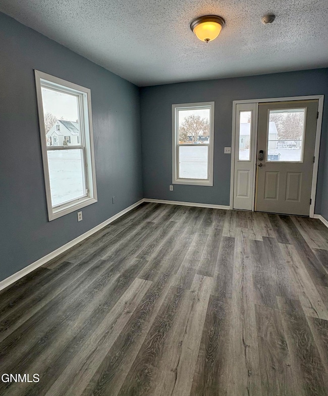 823 4th Ave W, Williston, ND 58801 - photo 4