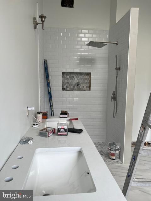 13918 Baton Rouge Ct, Centreville, VA 20121 - photo 2