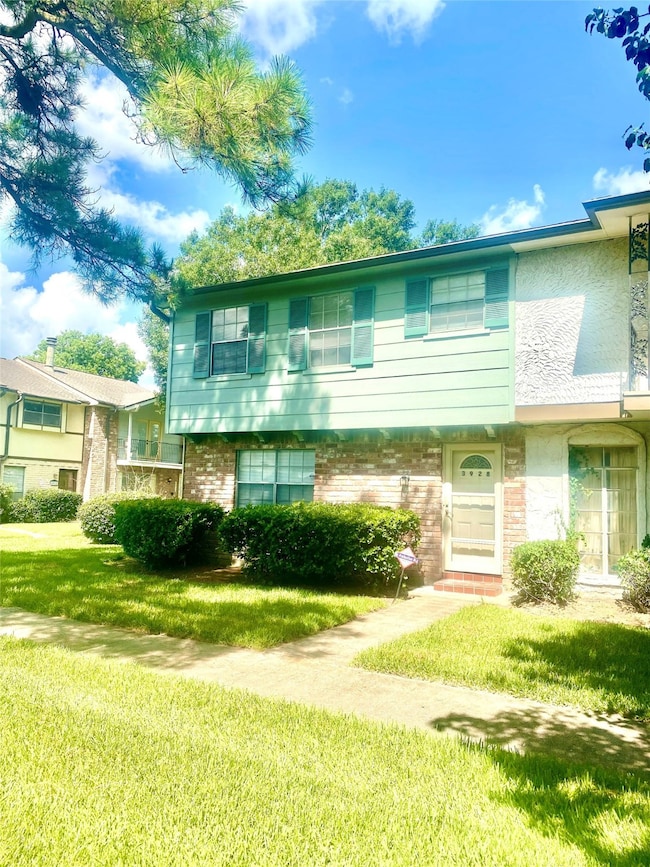 3928 Laura Leigh Dr unit 3526, Friendswood, TX 77546 - photo 2