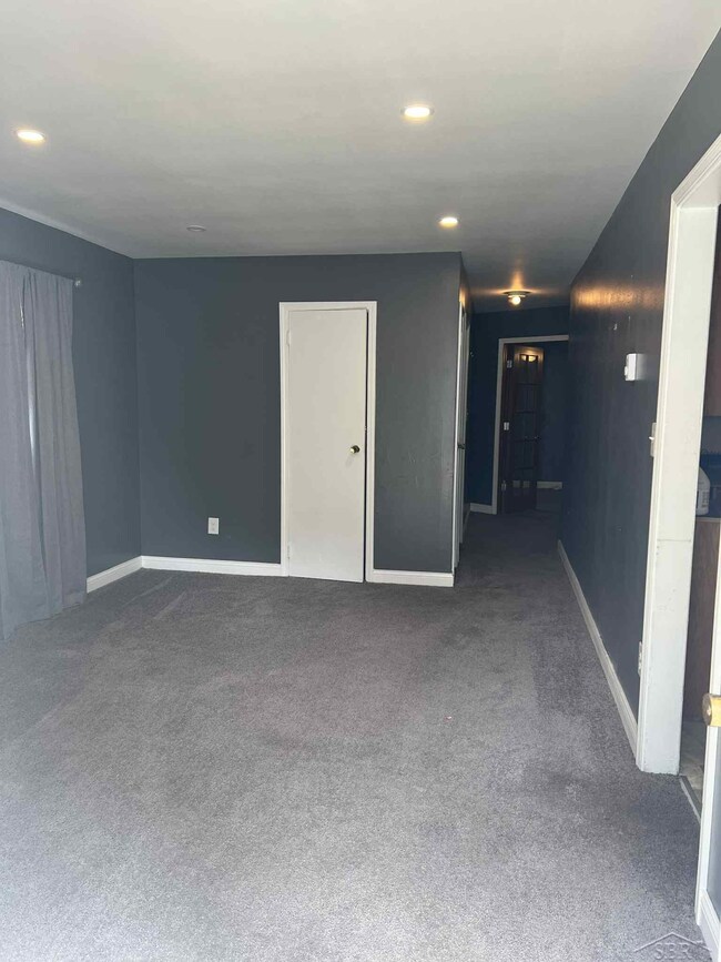 19400 Charest St, Detroit, MI 48234 - photo 5