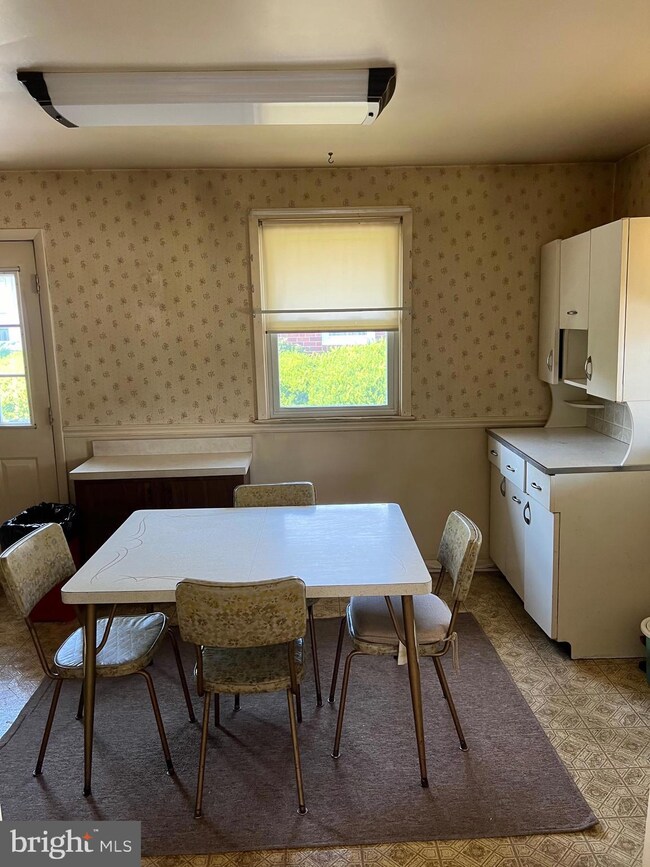 317 Rutledge Ave, Folsom, PA 19033 - photo 4