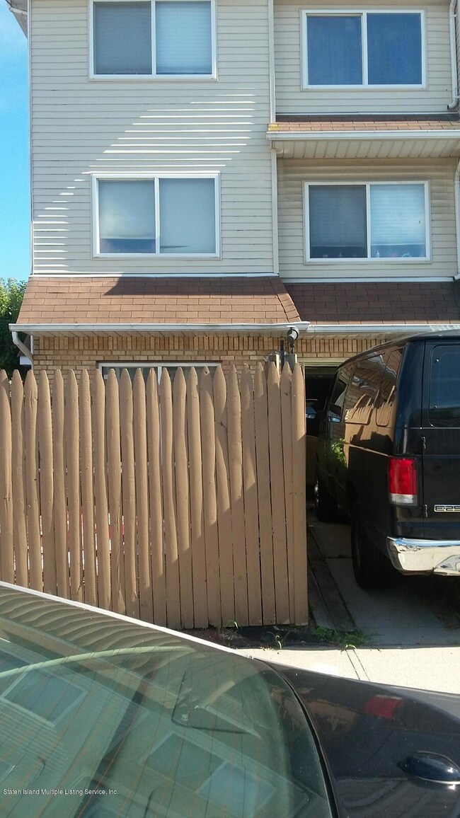 10 Ashley Ln, Staten Island, NY 10309 - photo 2