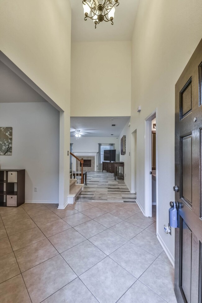 25723 Oakridge Forest Ln, Spring, TX 77386 - photo 4