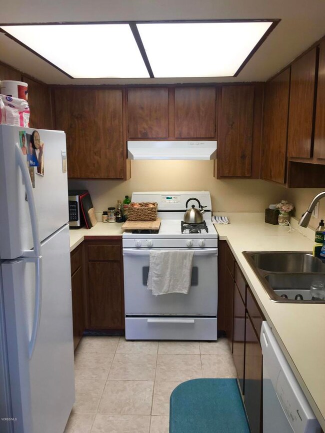 5206 Longfellow Way, Oxnard, CA 93033 - photo 4