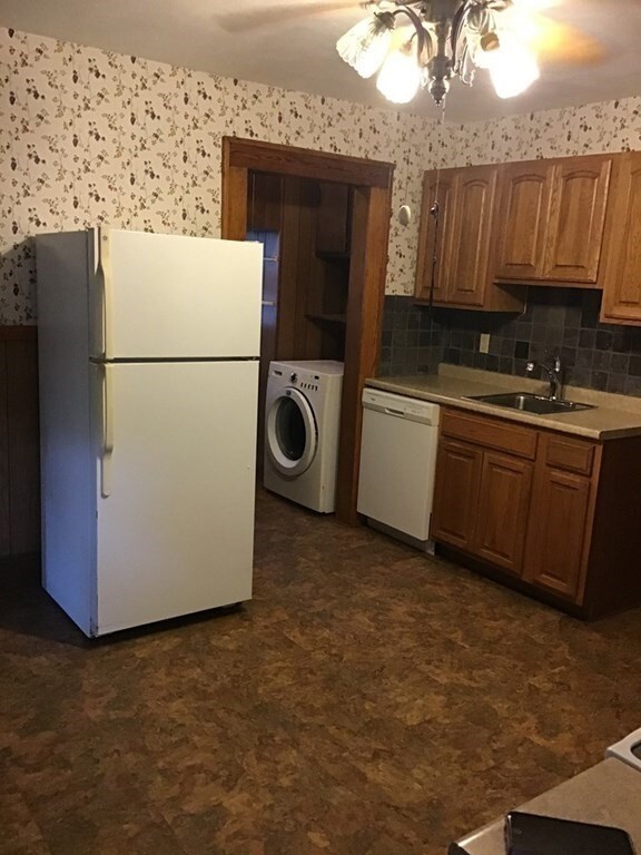 83 Sterling St unit 1, Springfield, MA 01107 - photo 5