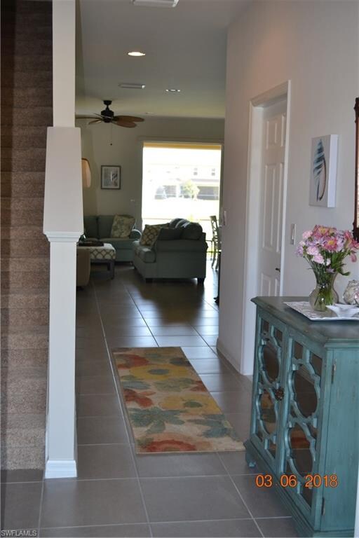 Foyer/Entry