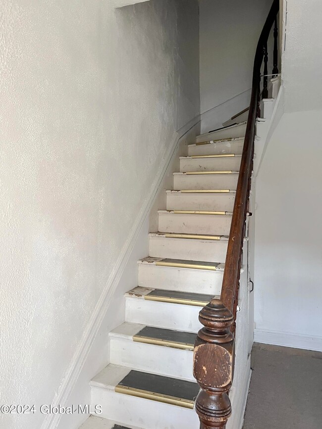 11 N Manning Blvd, Albany, NY 12206 - photo 2