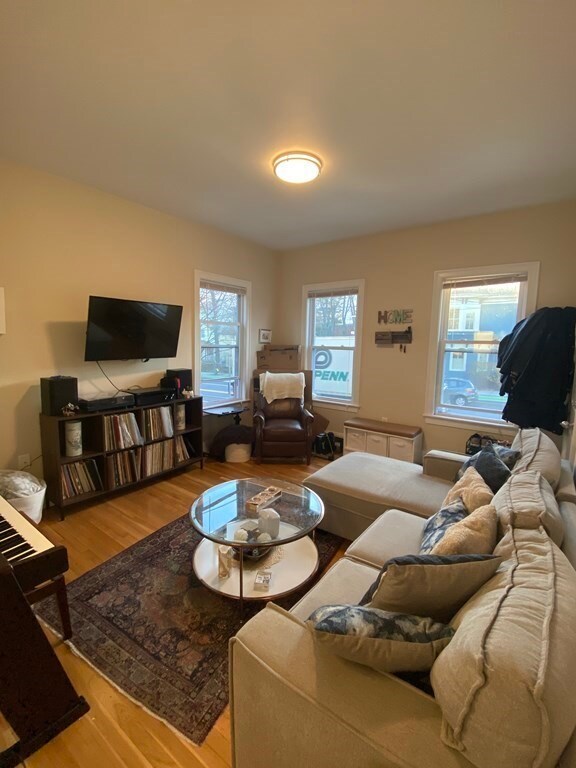 343 Beacon St unit 1, Somerville, MA 02143 - photo 2