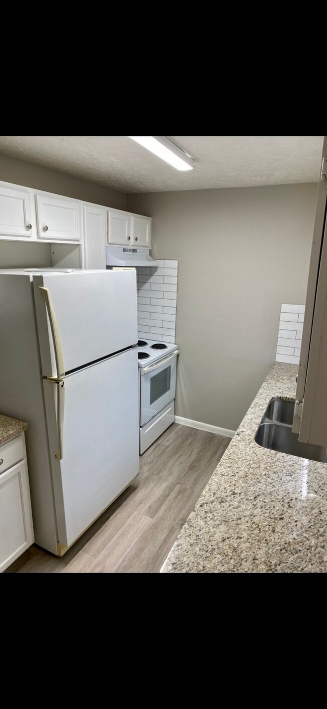 7404 Stanwick Dr, Houston, TX 77087 - photo 7