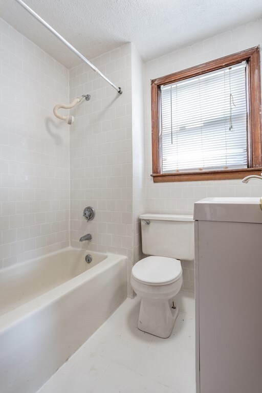 325 Hope St unit 3, Fall River, MA 02721 - photo 5