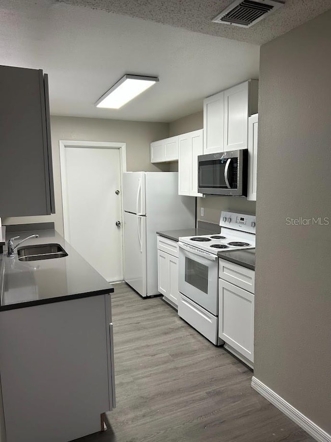New kitchen cabinets and quartz countertops