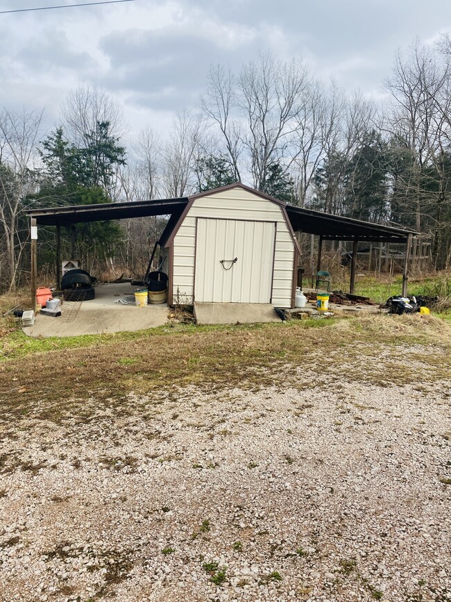 463 Holder Cemetery Rd, Linden, TN 37096 - photo 7