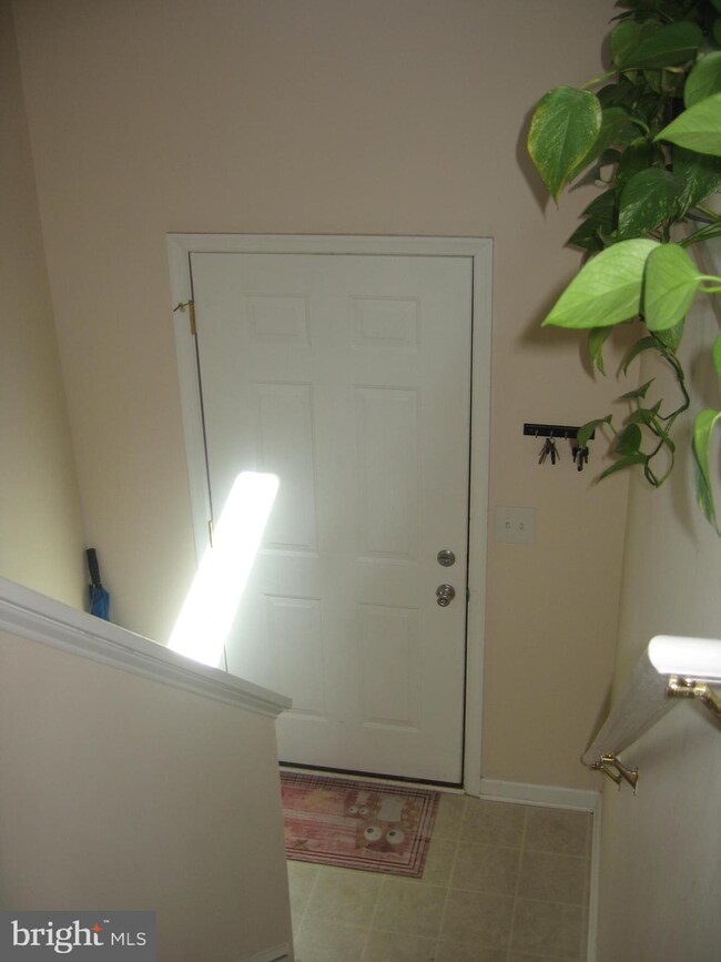 119 Freight Car Cir, Bunker Hill, WV 25413 - photo 4