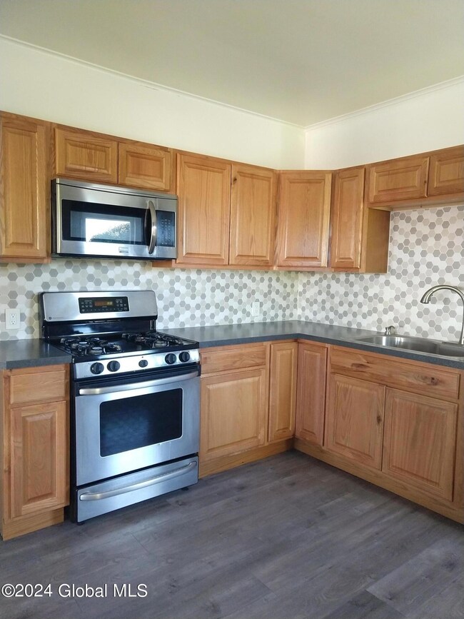 1 Columbia St unit 2, Schenectady, NY 12308 - photo 7