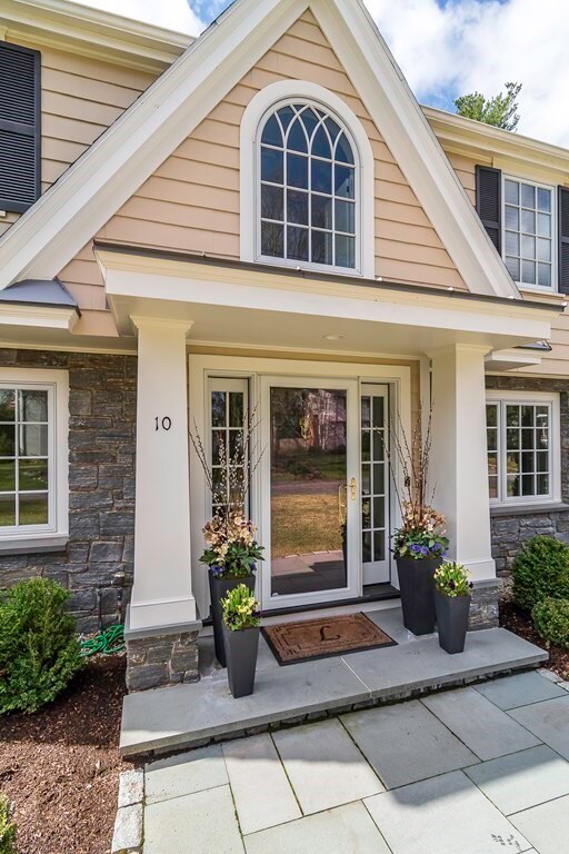 10 Winthrop Rd, Wellesley, MA 02482 - photo 2