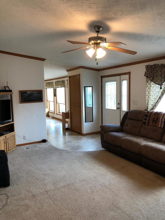 737 E 420th Rd, Bolivar, MO 65613 - photo 3