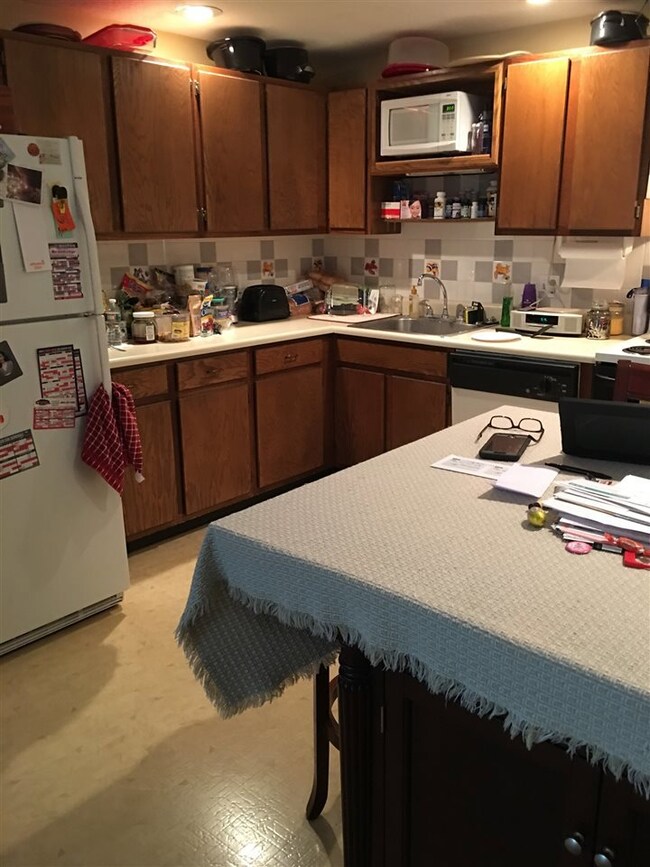 1009 White Cedar Blvd, Portsmouth, NH 03801 - photo 3