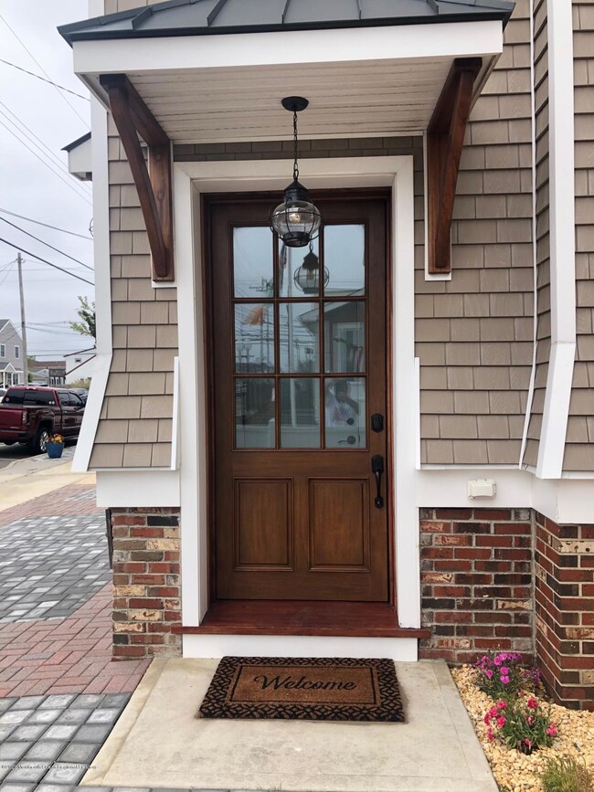 Front entrance 103 IMG_3701