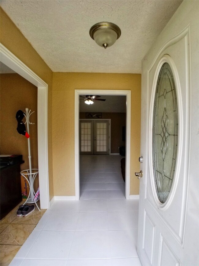 11431 Kirkmeadow Dr, Houston, TX 77089 - photo 4