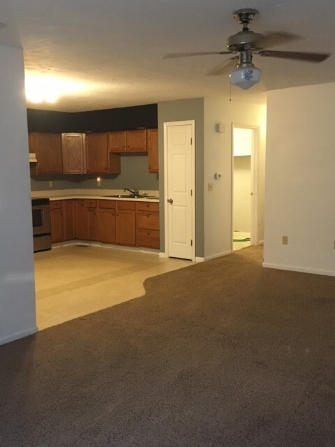 12822 Ewing St unit B, Leo, IN 46765 - photo 3