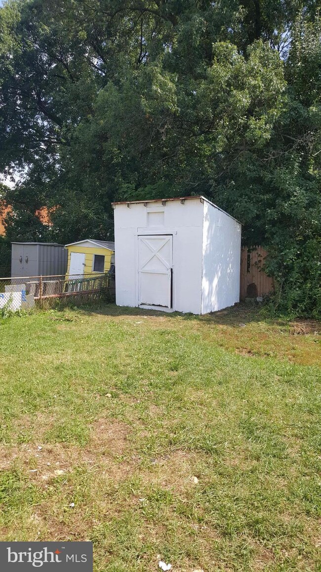 413 Bigley Ave, Halethorpe, MD 21227 - photo 4