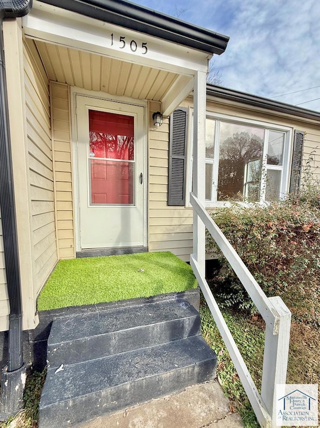 1505 Rivermont Heights Rd, Martinsville, VA 24112 - photo 2