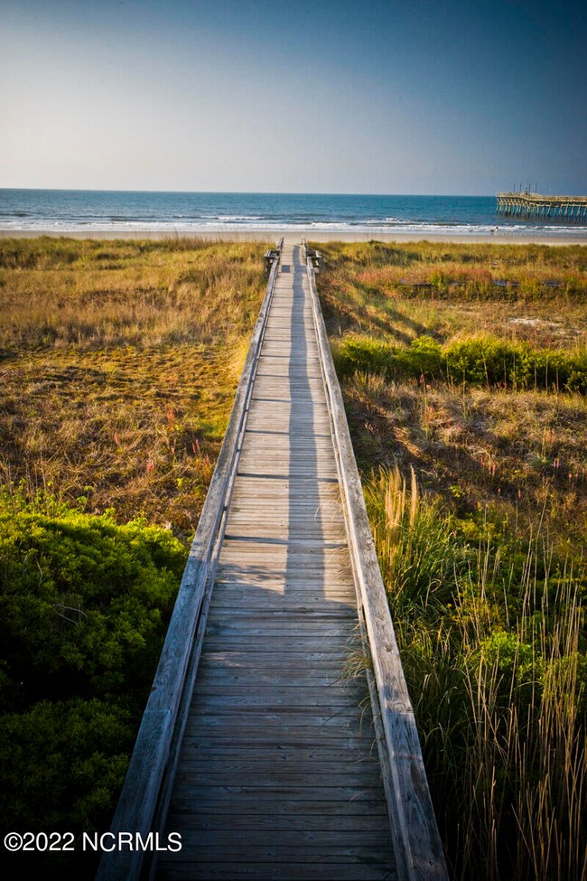 Stroll to the Beach from the Beach House