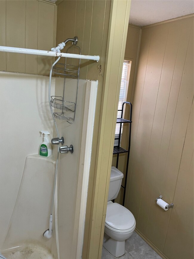 1391 County Road 668 unit 2, Alvin, TX 77511 - photo 4