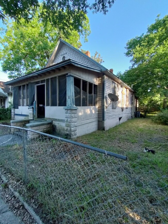 1156 E 14 St 32206 Right side