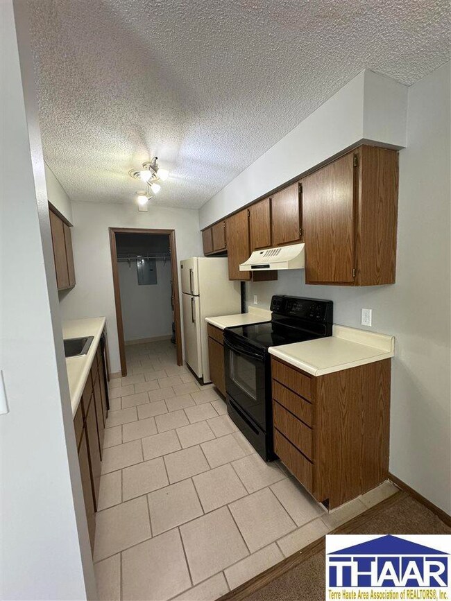 631 Frontier Ct, Terre Haute, IN 47803 - photo 5