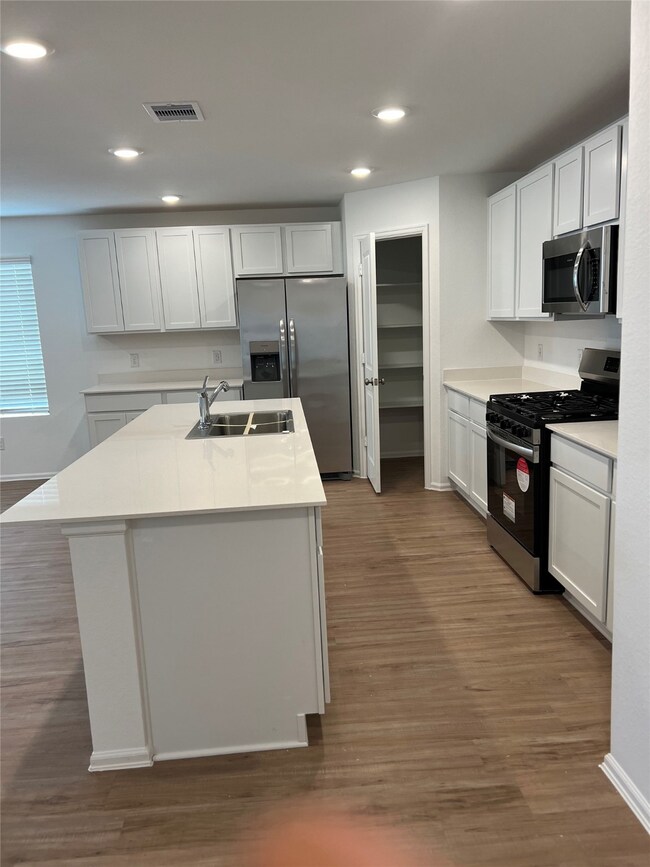 4215 Aliaga Arbor Trail, Baytown, TX 77521 - photo 7