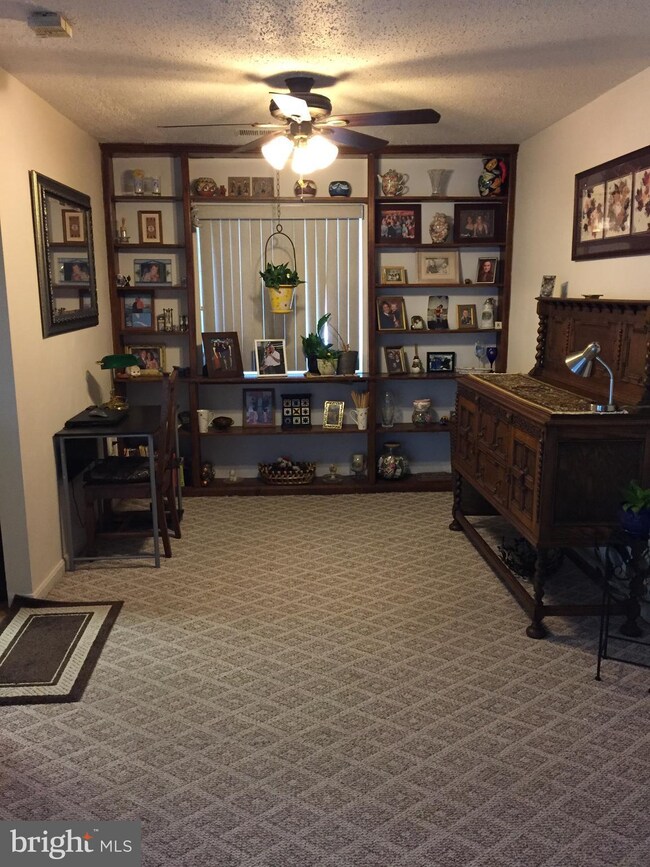 2537 Fox Ridge Ct unit 54, Woodbridge, VA 22192 - photo 3