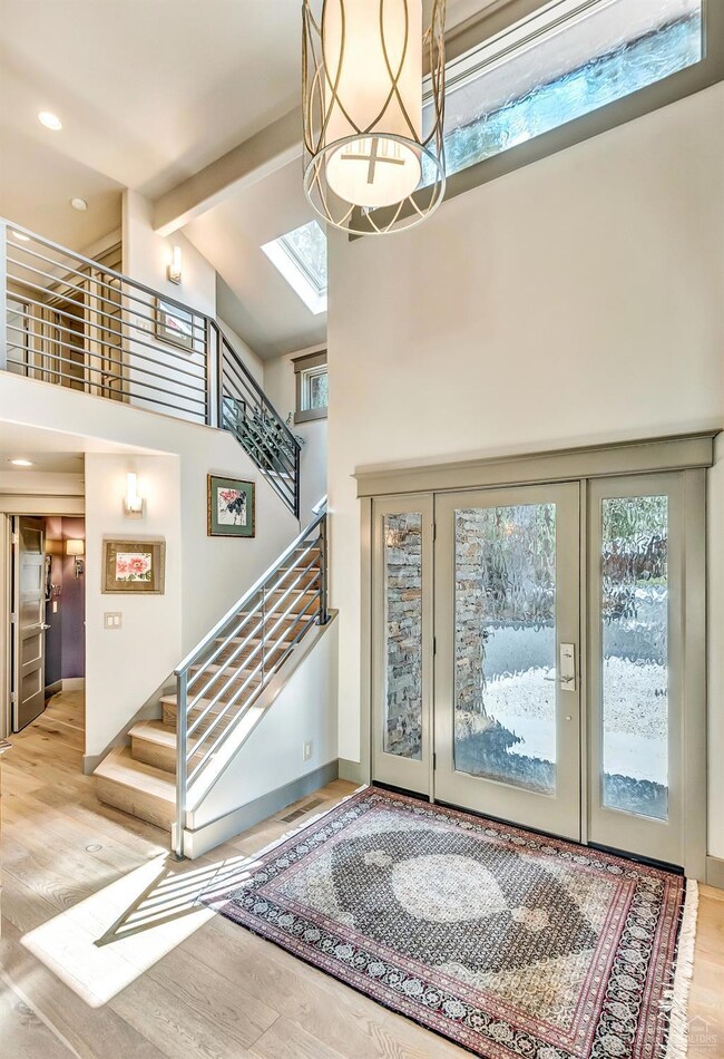 19340 Soda Springs Dr, Bend, OR 97702 - photo 3