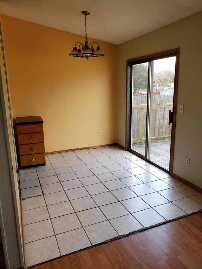 1015 Cypress Ridge Place, Columbus, OH 43228 - photo 5