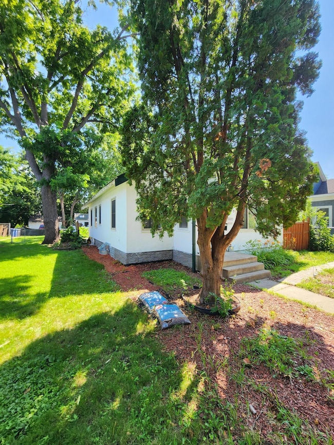 1332 Upton Ave N, Minneapolis, MN 55411 - photo 2