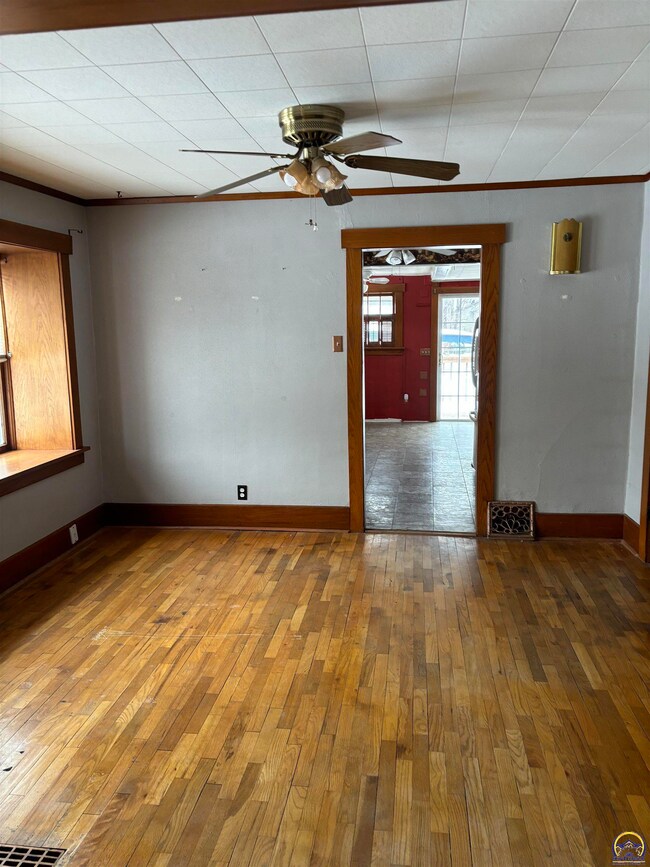 1267 SW Plass Ave, Topeka, KS 66604 - photo 6