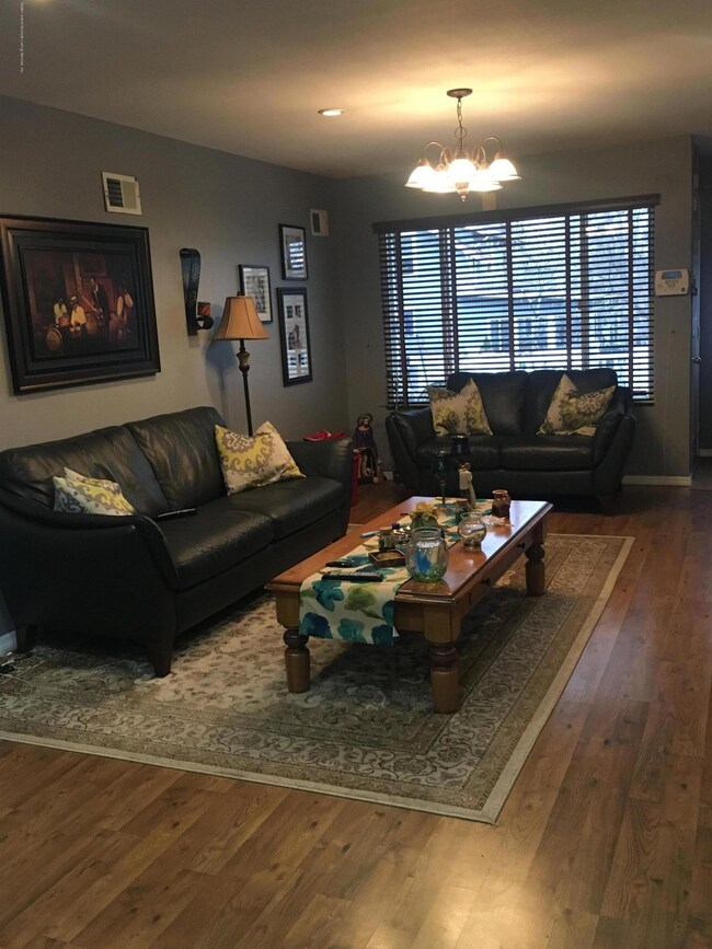 19 forest ln 5