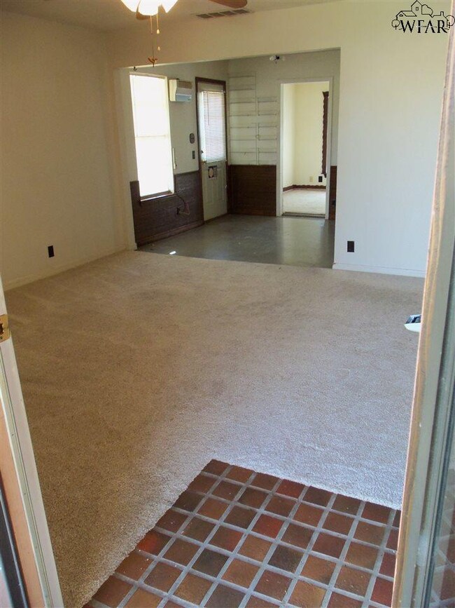 1225 33rd St, Wichita Falls, TX 76302 - photo 7