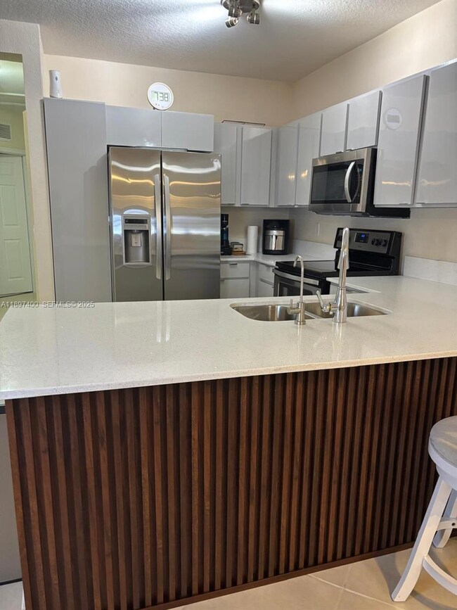 3310 Palomino Dr unit 6246, Hollywood, FL 33024 - photo 6