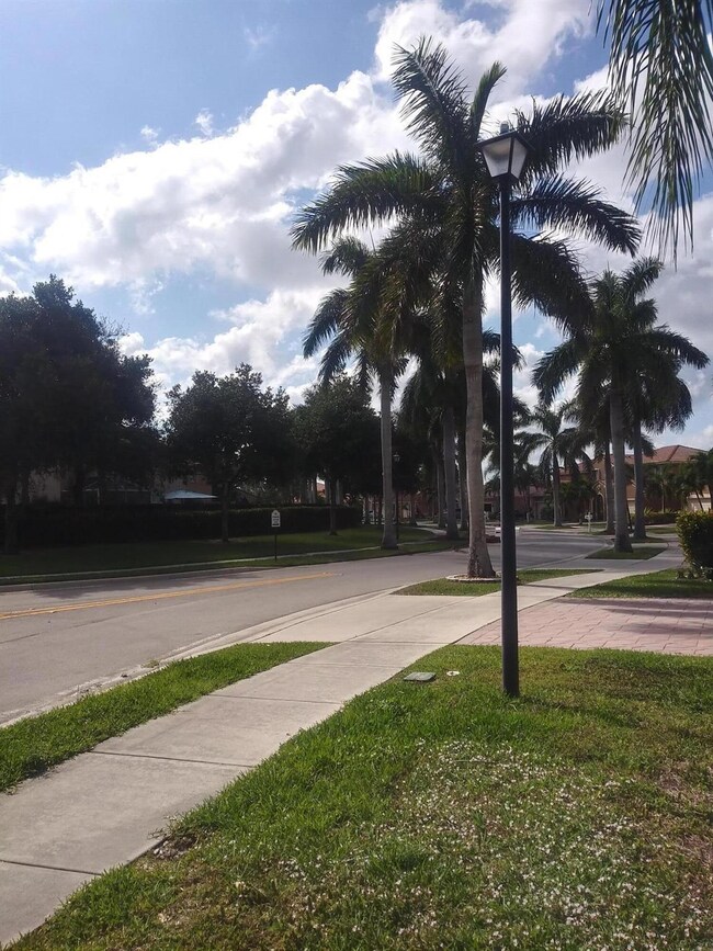 4015 Banyan Trails Dr, Coconut Creek, FL 33073 - photo 6