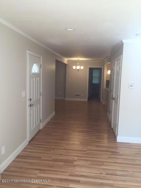 189 Pinecrest Rd, Oakhurst, NJ 07755 - photo 7