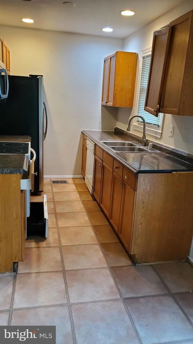 2144 Catskill St, Temple Hills, MD 20748 - photo 7