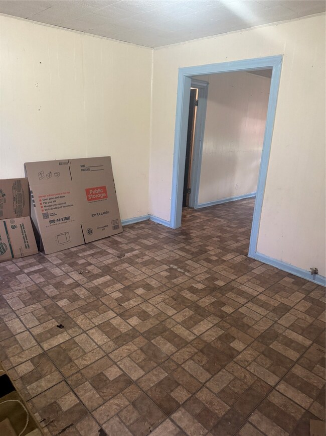 5417 Doulton Dr, Houston, TX 77033 - photo 6